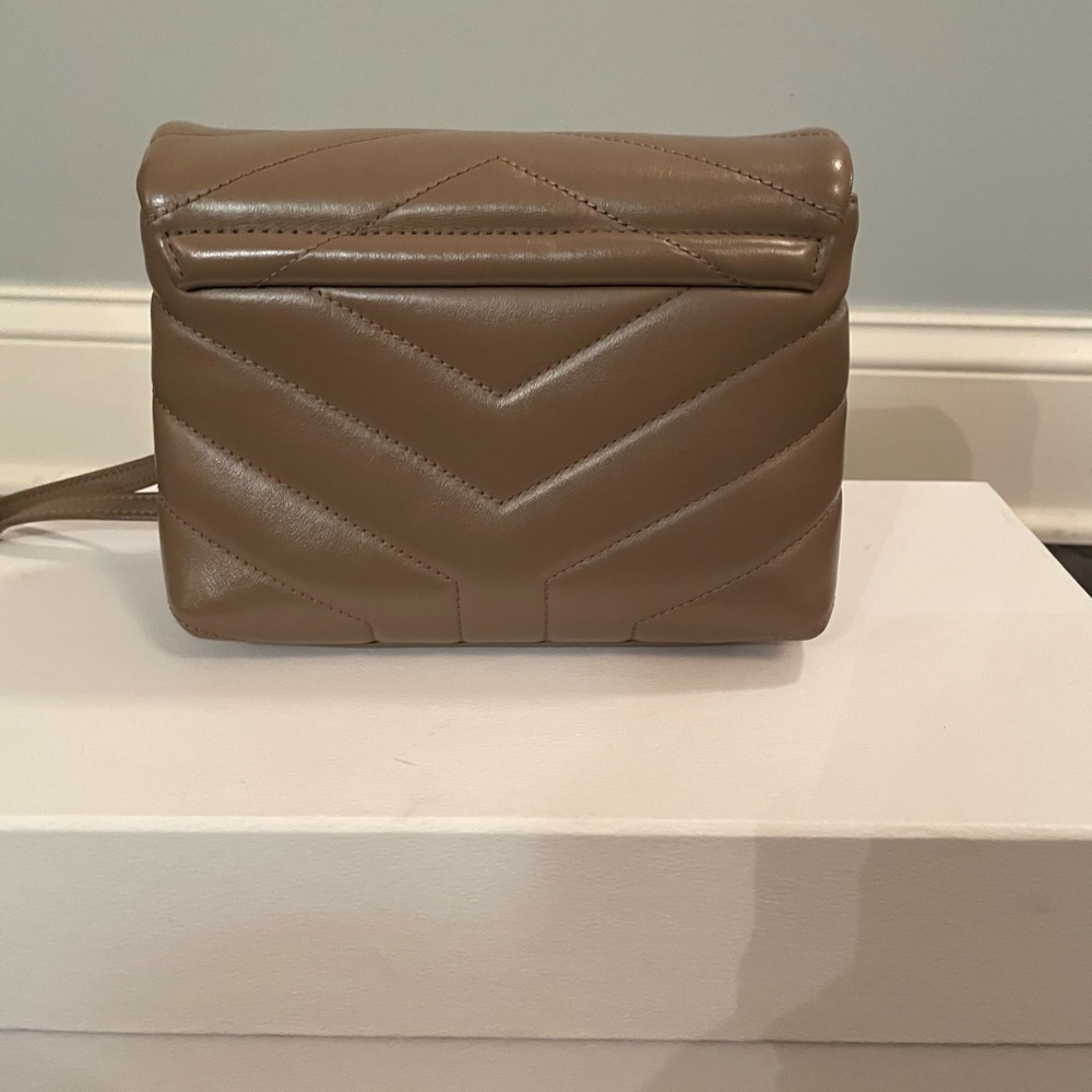 Saint Laurent Toy Loulou Crossbody Bag - Picture 5 of 12